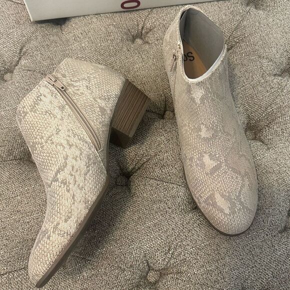 Snake Print Booties - Picture 2 of 16